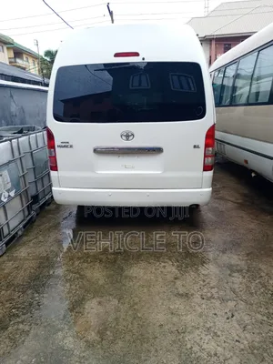 Toyota HiAce 2013 White