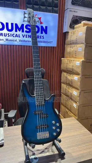 Toptech 5 Strings Passive Bass Guitar