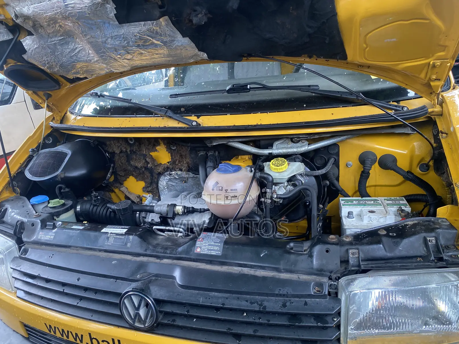 Volkswagen Transporter 2000 Yellow