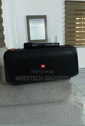 JBL Partybox on the Go