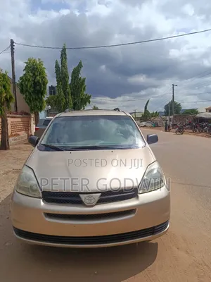 Toyota Sienna 2005 Gold