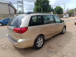 Toyota Sienna 2005 Gold