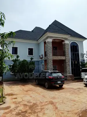 5bdrm Duplex in Sam Nujoma Housing, Galadimawa for sale