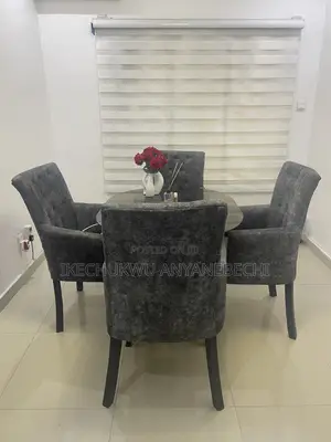 Dining Set With 4 Chairs.