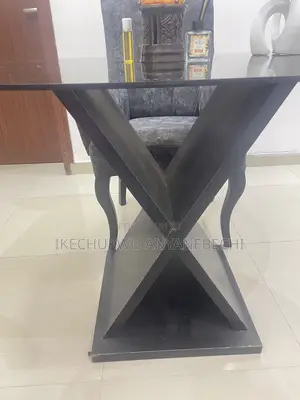 Dining Set With 4 Chairs.