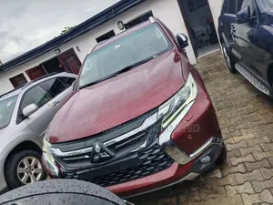 Mitsubishi Montero Sport 2016 Red