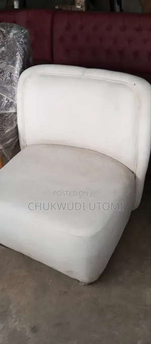 Single Cushioned Chair