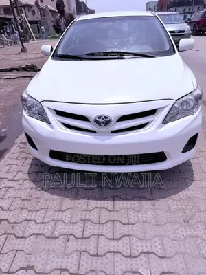 Toyota Corolla 2012 White