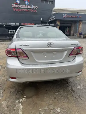 Toyota Corolla 2010 Silver