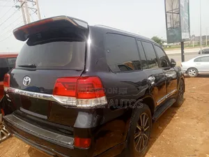 Toyota Land Cruiser 2018 Black