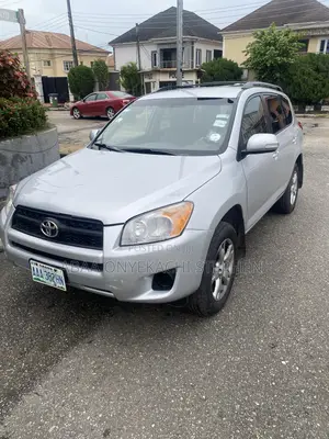 Toyota RAV4 2010 Silver