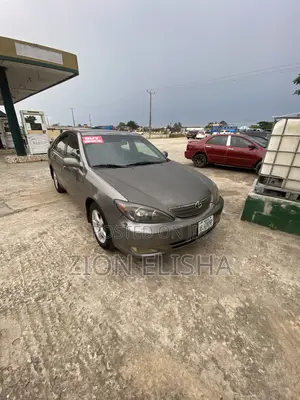 Toyota Camry SE V6 4dr Sedan (3.3L 6cyl 5A) 2005 Gray