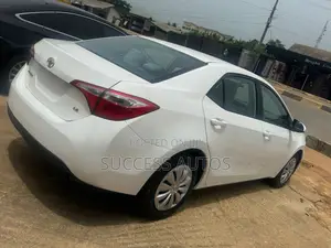 Toyota Corolla 2016 White