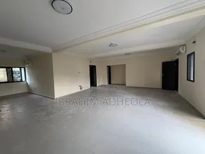3bdrm Apartment in Lekki Phase1 for rent