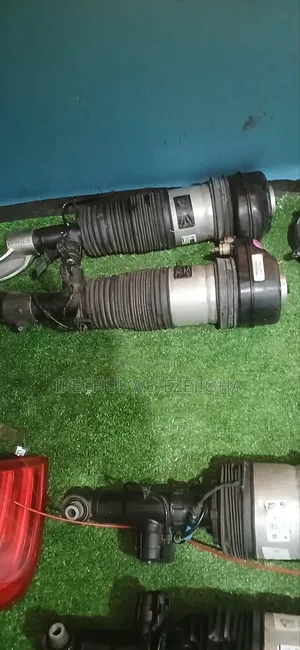 Front Balum Shocks BMW G05 and G06 X7