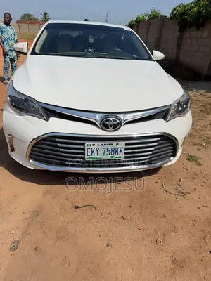 Toyota Avalon XLE Sedar FWD (3.5L 6cyl 6A) 2013 White