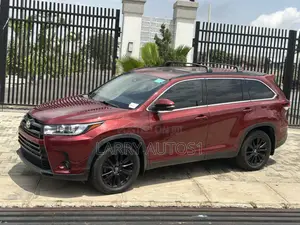 Toyota Highlander SE 2019 Burgundy
