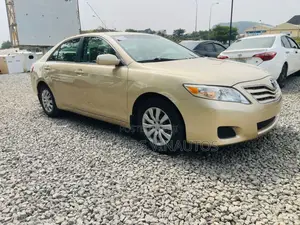 Toyota Camry 2010 Gold