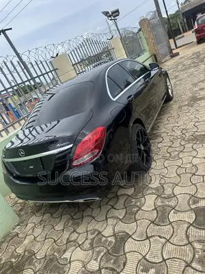 Mercedes-Benz C300 Base 4Matic Sedan AWD (2.0L 4cyl 7A) 2016 Black