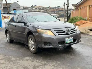 Toyota Camry 2010 Gray