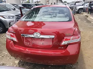 Toyota Camry XLE V6 4dr Sedan (3.5L 6cyl 6AM) 2010 Red