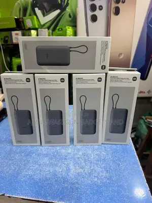 Xiaomi 20000mah Power Bank (Integrated Cable)