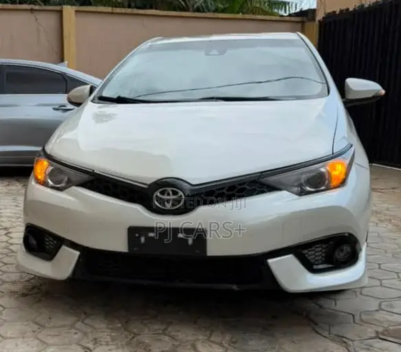 Toyota Corolla 2017 White