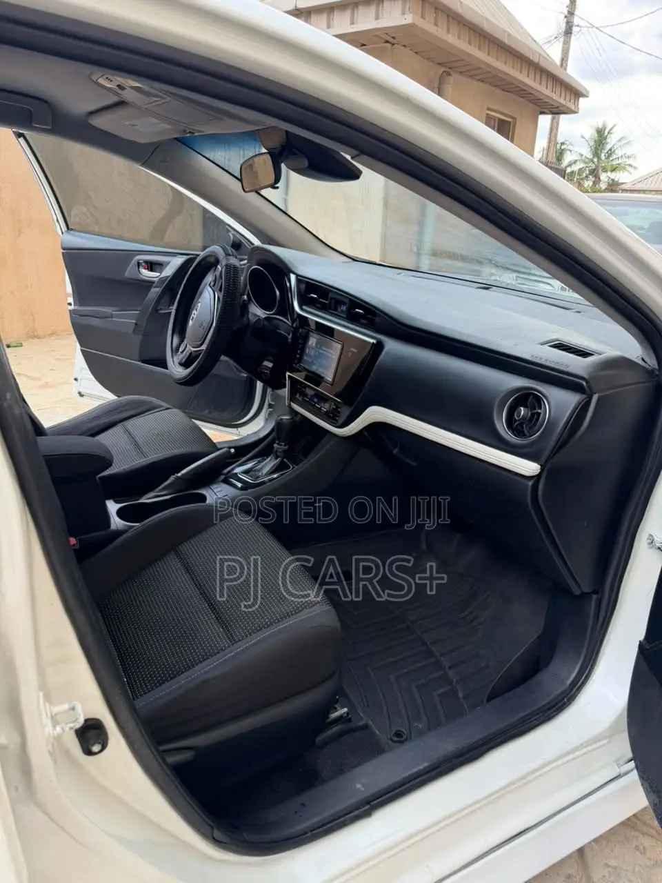 Toyota Corolla 2017 White