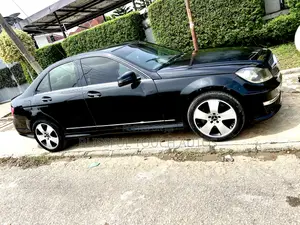 Mercedes-Benz C300 Luxury Sedan RWD (3.0L 6cyl 7A) 2010 Black