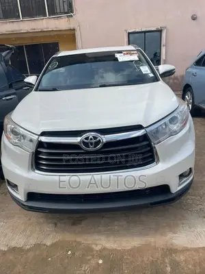 Toyota Highlander Limited 4dr SUV AWD (3.5L 6cyl 6A) 2015 White