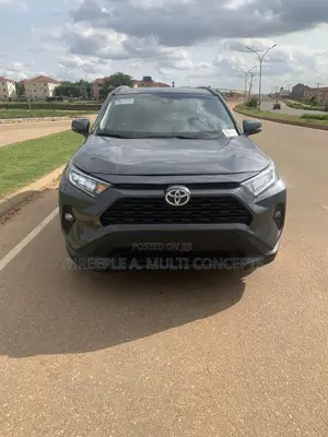 Toyota RAV4 2021 Blue