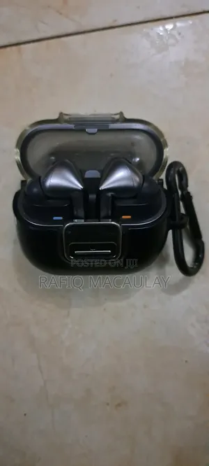 Gadgets and Headphones