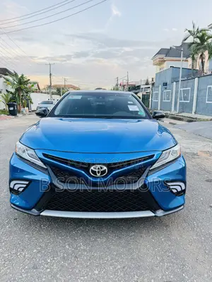 Toyota Camry XSE V6 (3.5L V6 8A) 2019 Blue