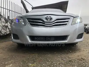 Toyota Camry LE 4dr Sedan (2.5L 4cyl 6AM) 2010 Silver