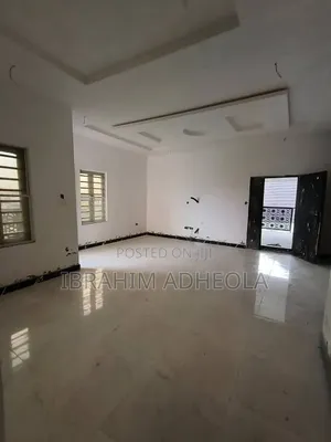 3bdrm Apartment in Secured Estate Mende for rent