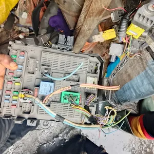 Fuse Box Ml 350 208 to 2015
