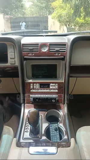 Lincoln Navigator L 2012 White