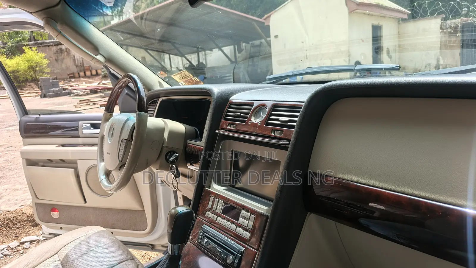 Lincoln Navigator 2003 White