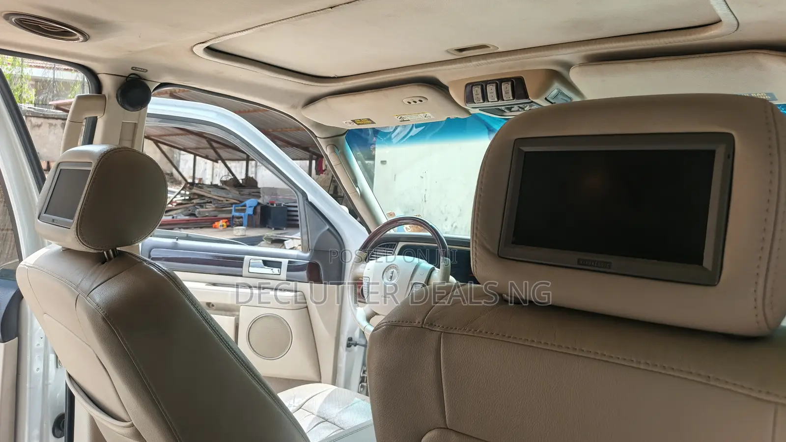Lincoln Navigator 2003 White