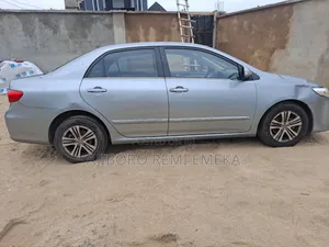 Toyota Corolla Altis 2011 Green