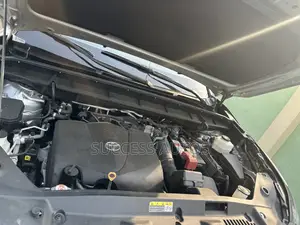 Toyota Highlander XLE 2022 Silver