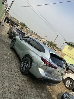 Toyota Highlander XLE 2022 Silver