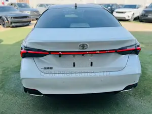 Toyota Avalon 2022 White