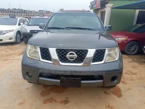 Nissan Pathfinder LE 4x4 2006 Gray