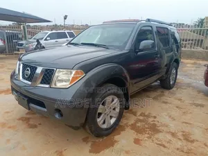 Nissan Pathfinder LE 4x4 2006 Gray