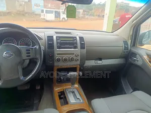 Nissan Pathfinder LE 4x4 2006 Gray