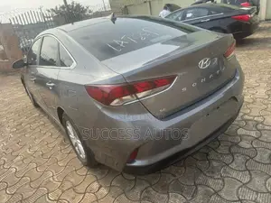 Hyundai Sonata SE 2018 Gray