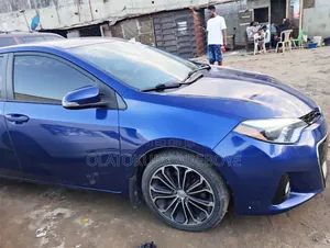 Toyota Corolla LE 4dr Sedan (1.8L 4cyl CVT) 2014 Blue