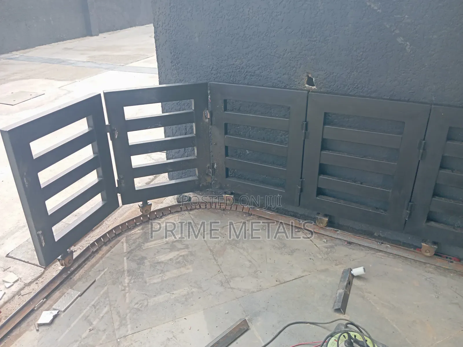 Retractable Sliding Gate