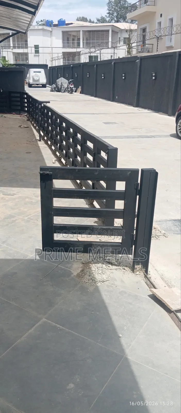 Retractable Sliding Gate